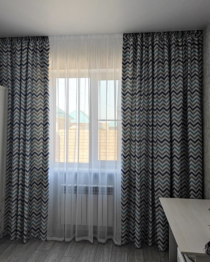 Элегантные шторы на люверсах и тюль в современном интерьере: гармония стиля и функциональности