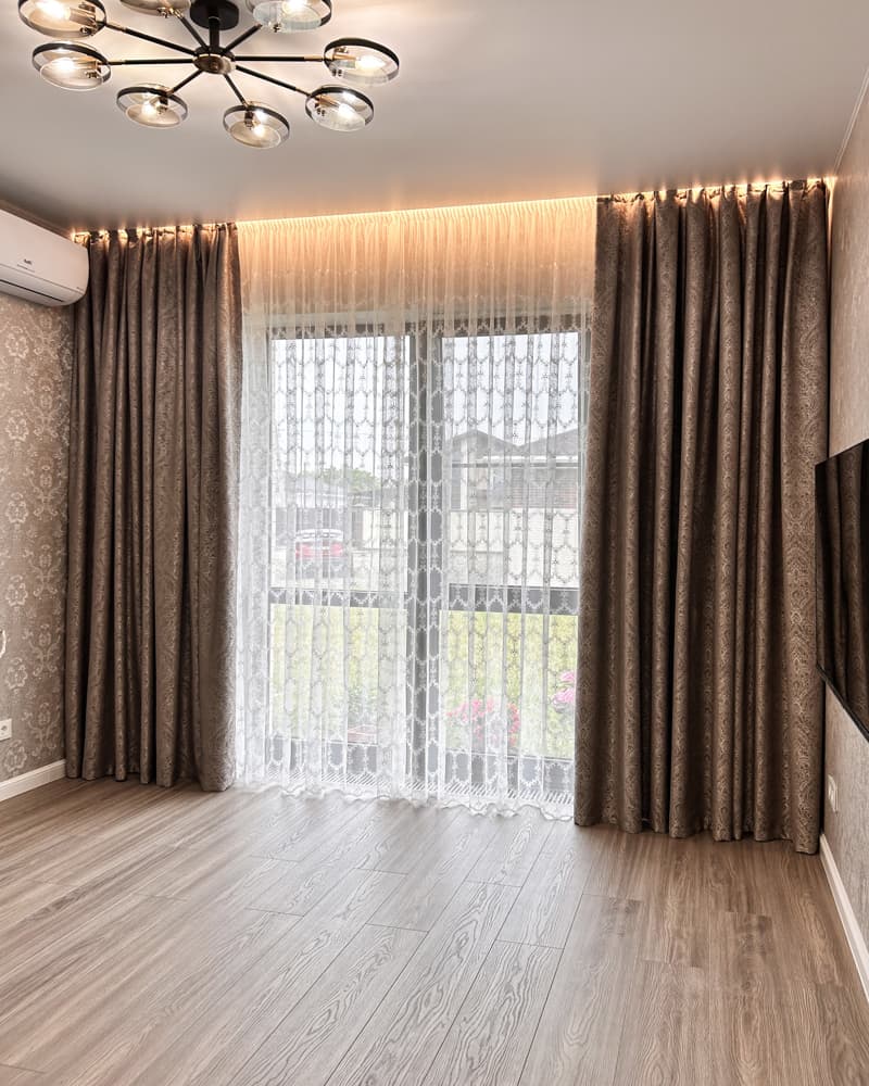 Идеальное решение для спальни: портьеры и тюль с изысканным дизайном