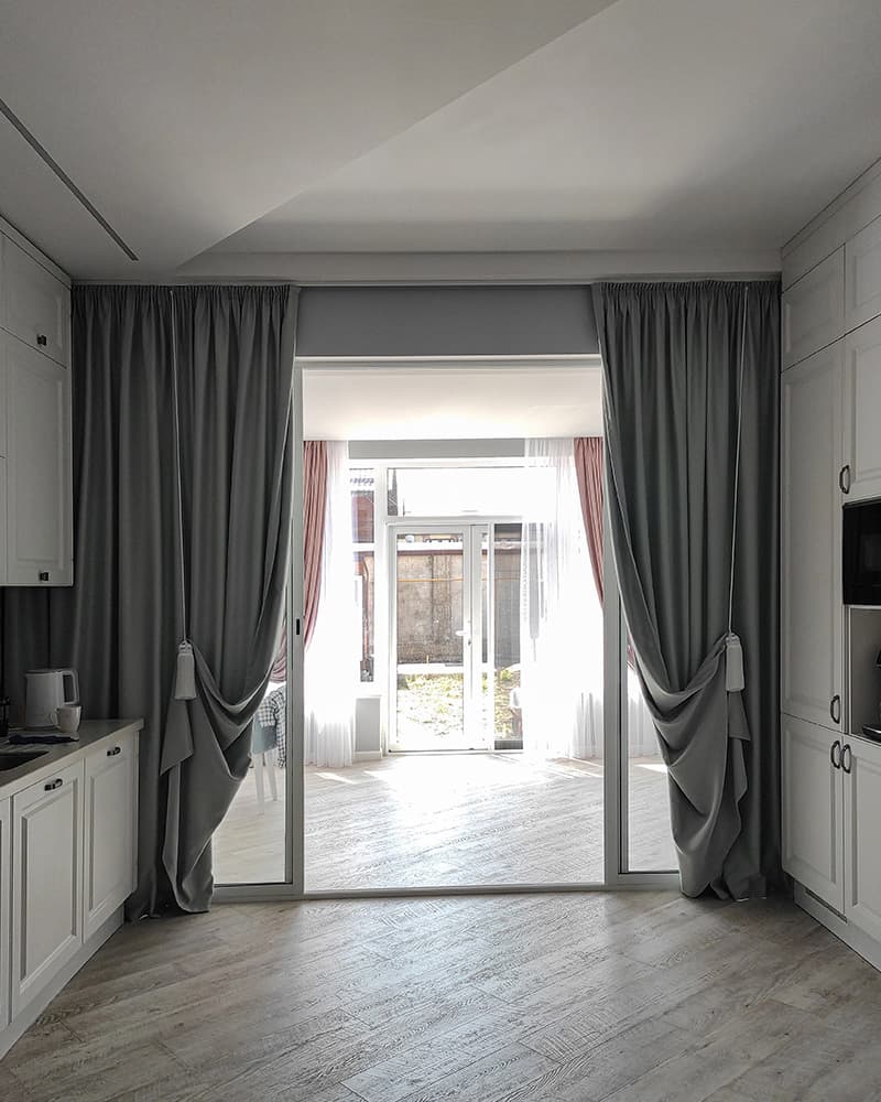 Элегантные шторы на подхвате: искусство декора и функциональности