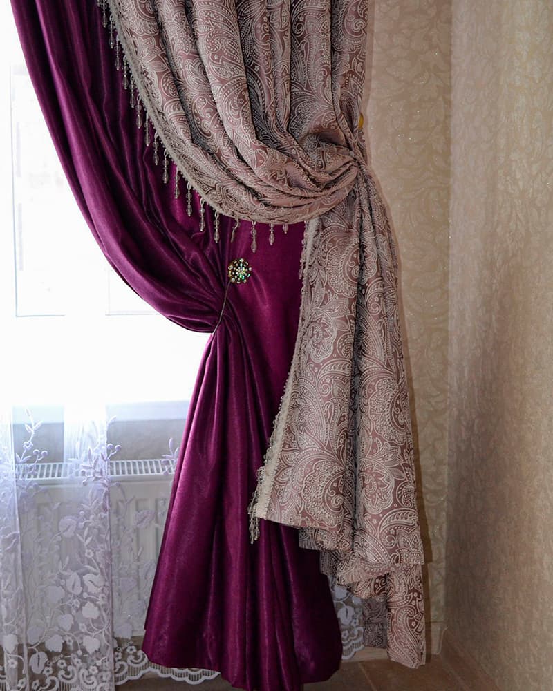 Элегантность и практичность: Портьеры с элементами драпировки и шторы в стиле бокал