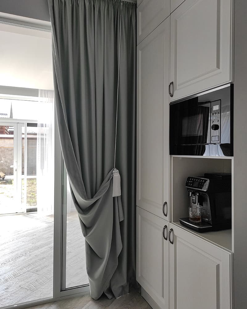 Элегантные шторы на подхвате: искусство декора и функциональности